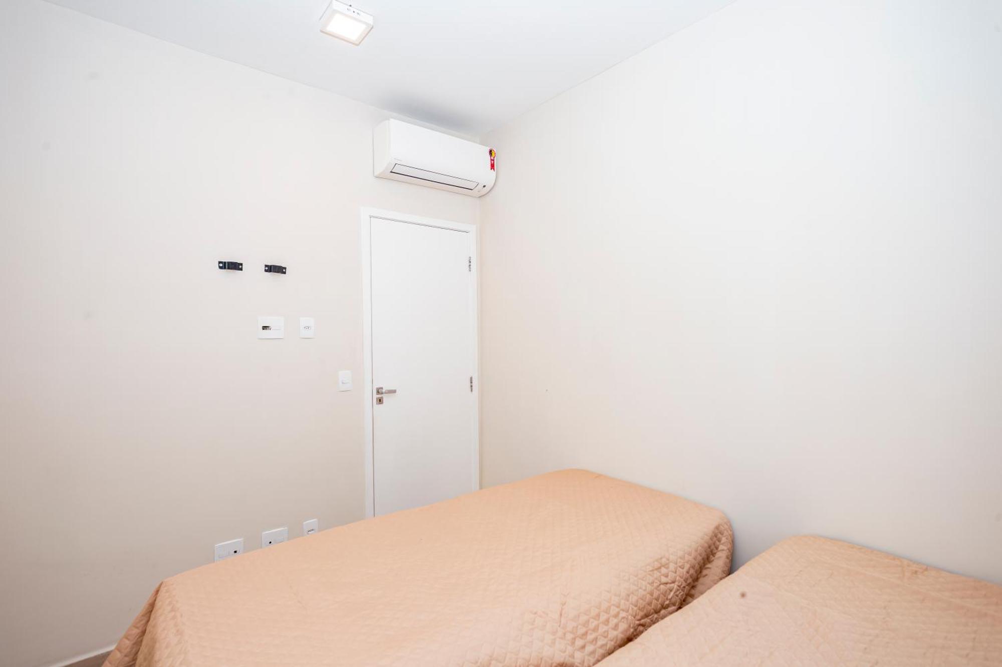 Flat Top - 100 M Da Praia De Pitangueiras 4083 Guaruja Ngoại thất bức ảnh